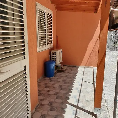Διαμέρισμα Vacation Near The Afer Liqenit *