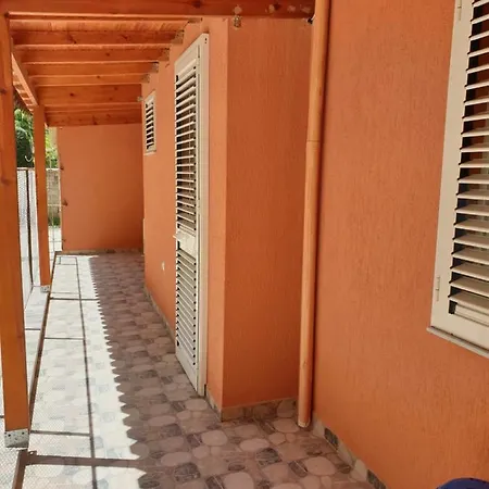 Vacation Near The Afer Liqenit Apartamento Pogradec